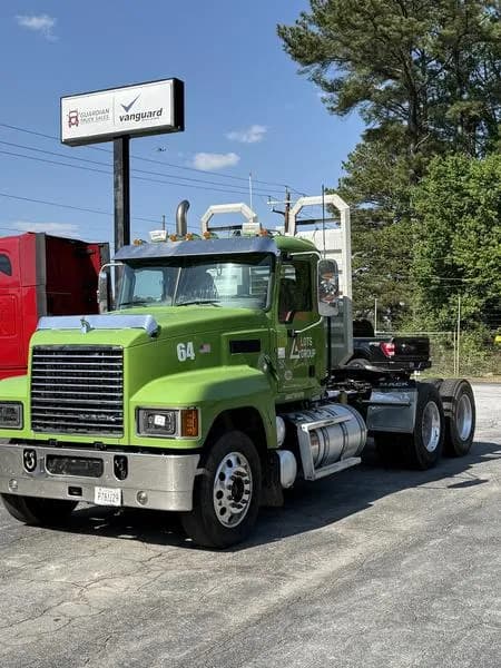 2019 Mack PINNACLE