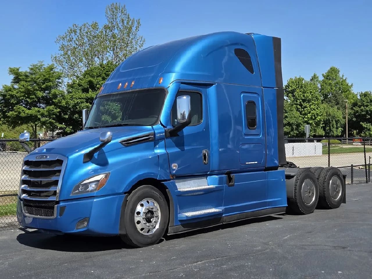 2024 Freightliner Cascadia - Sleeper