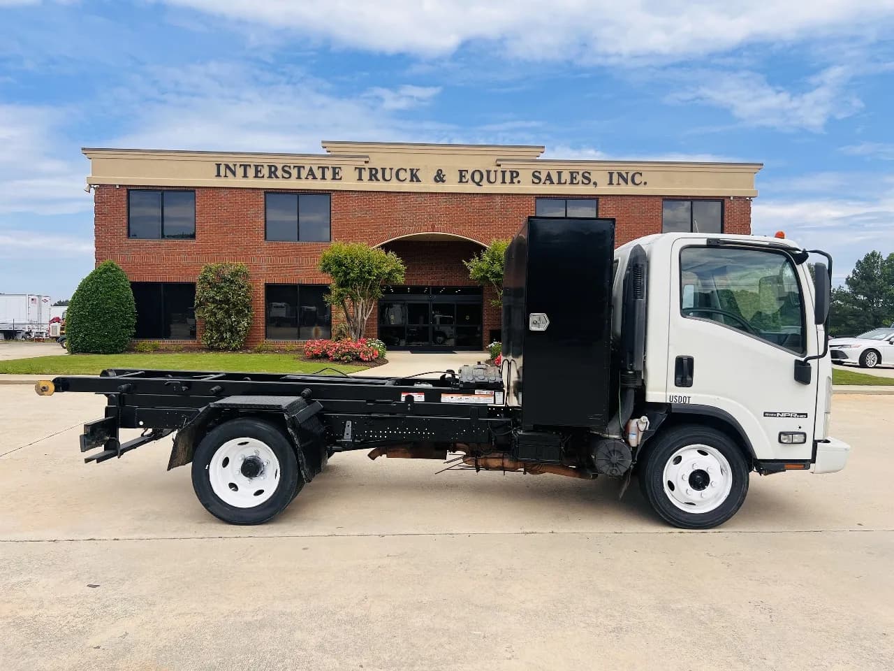 2018 Isuzu NPR HD GAS - Oil Field Trailers / Winch / Oil Field Trucks