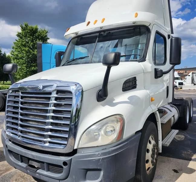 2013 Freightliner CA113DC
