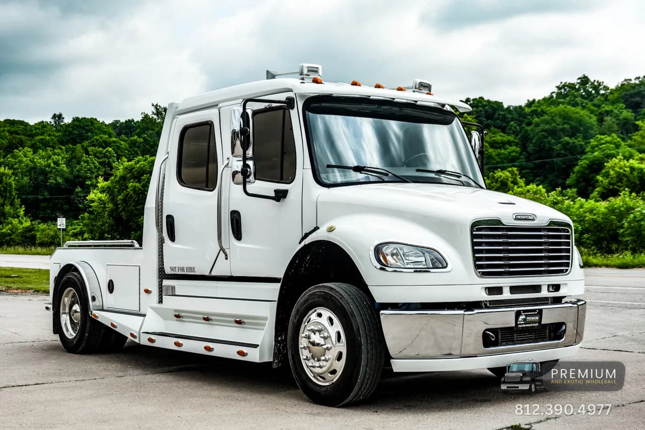 2012 Freightliner M2-106 Sportchassis
