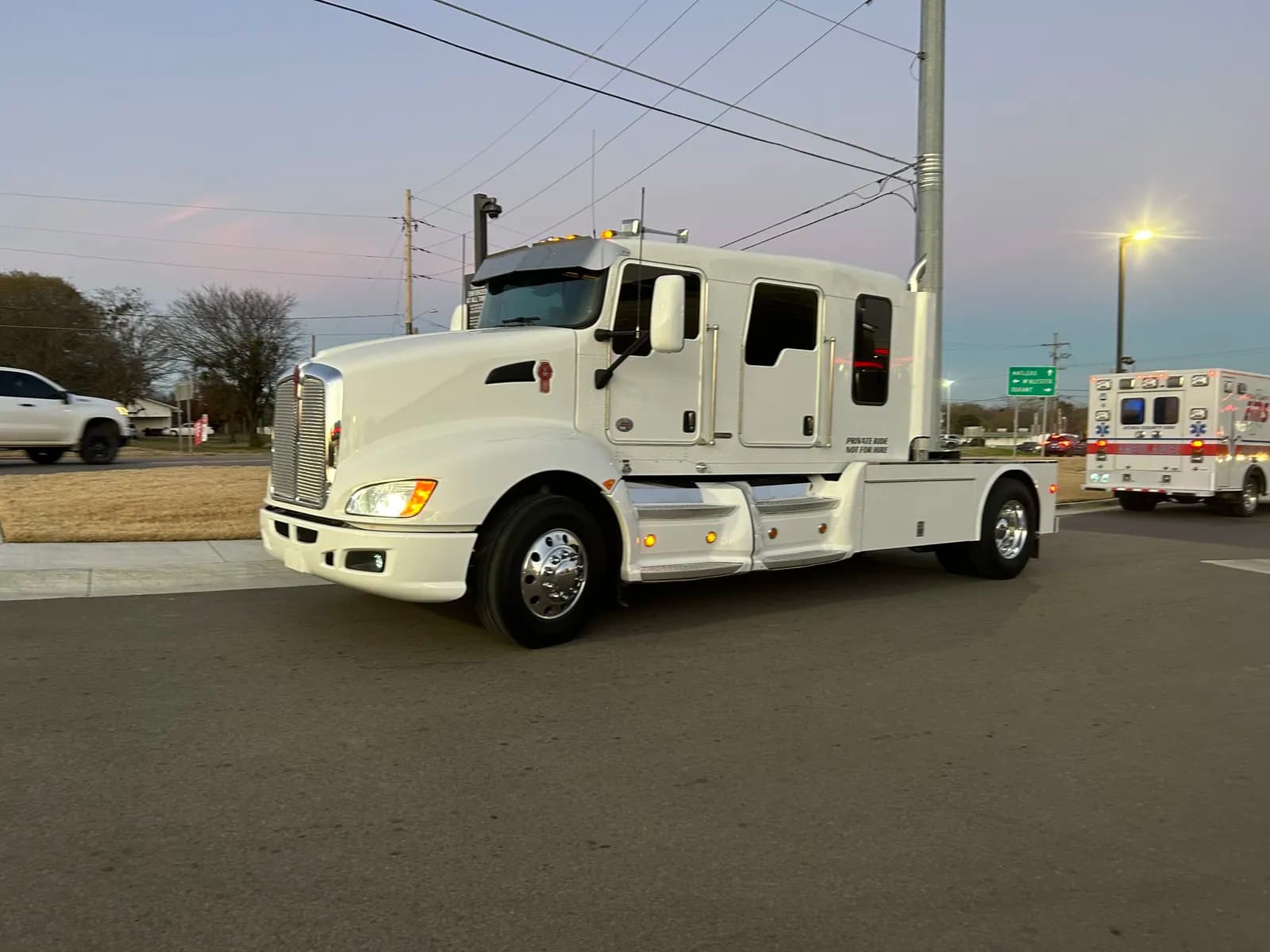 2011 Kenworth T660 Schwalbe Stretch - Farm Trucks / Grain Trucks