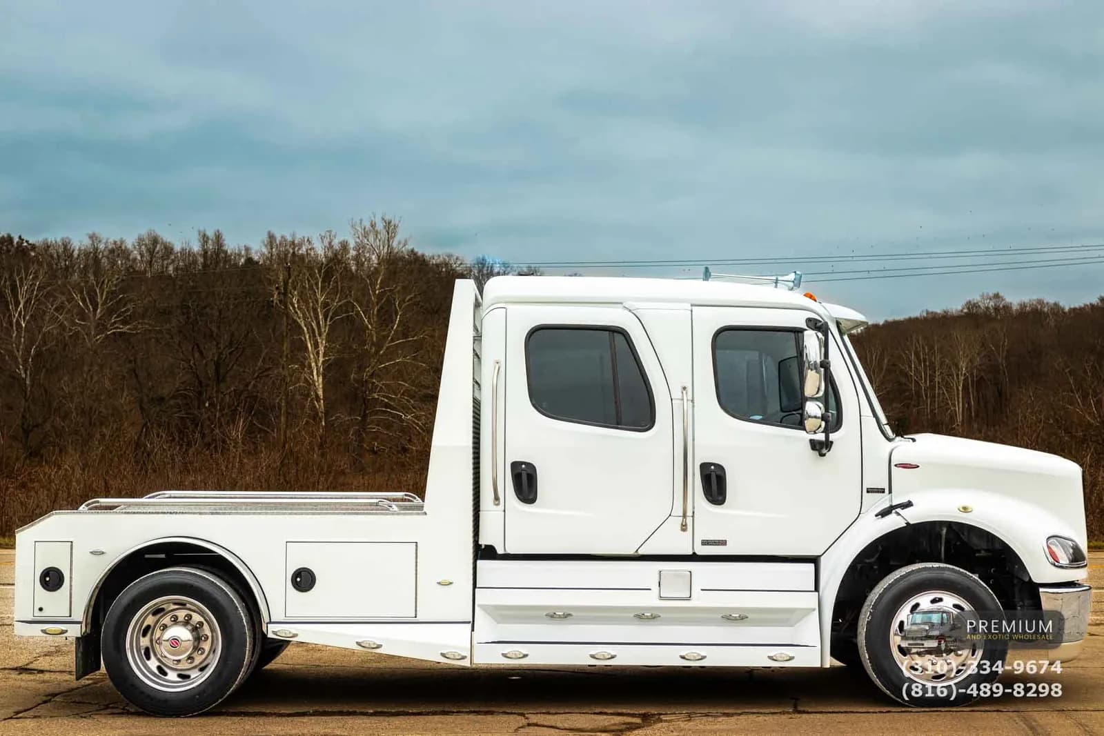 2010 Freightliner Sportchassis M2-112