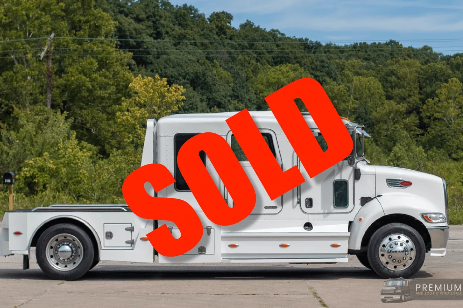2005 Peterbilt 335 Stretch