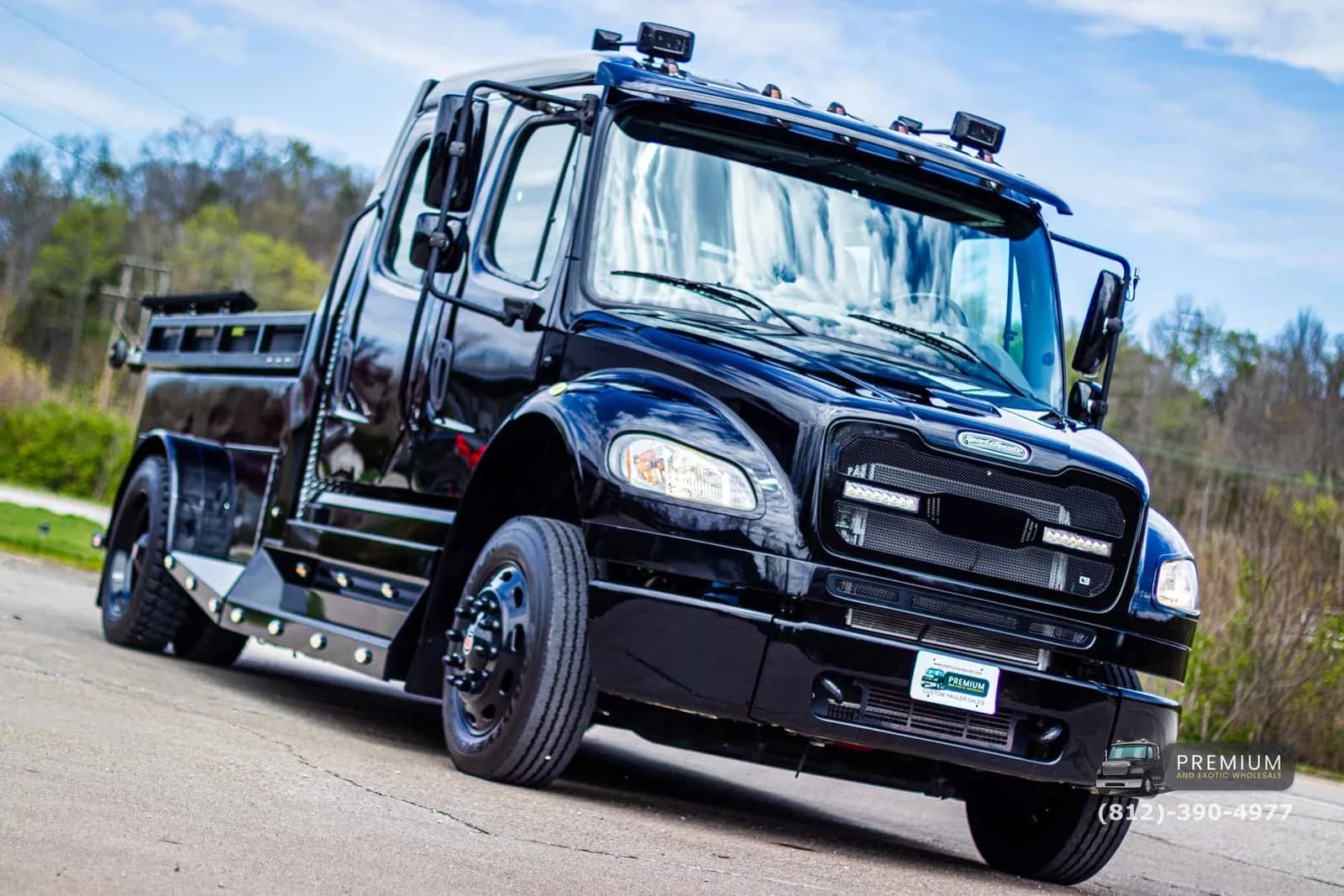 2014 Freightliner Sportchassis 8.9L Cummins 350hp