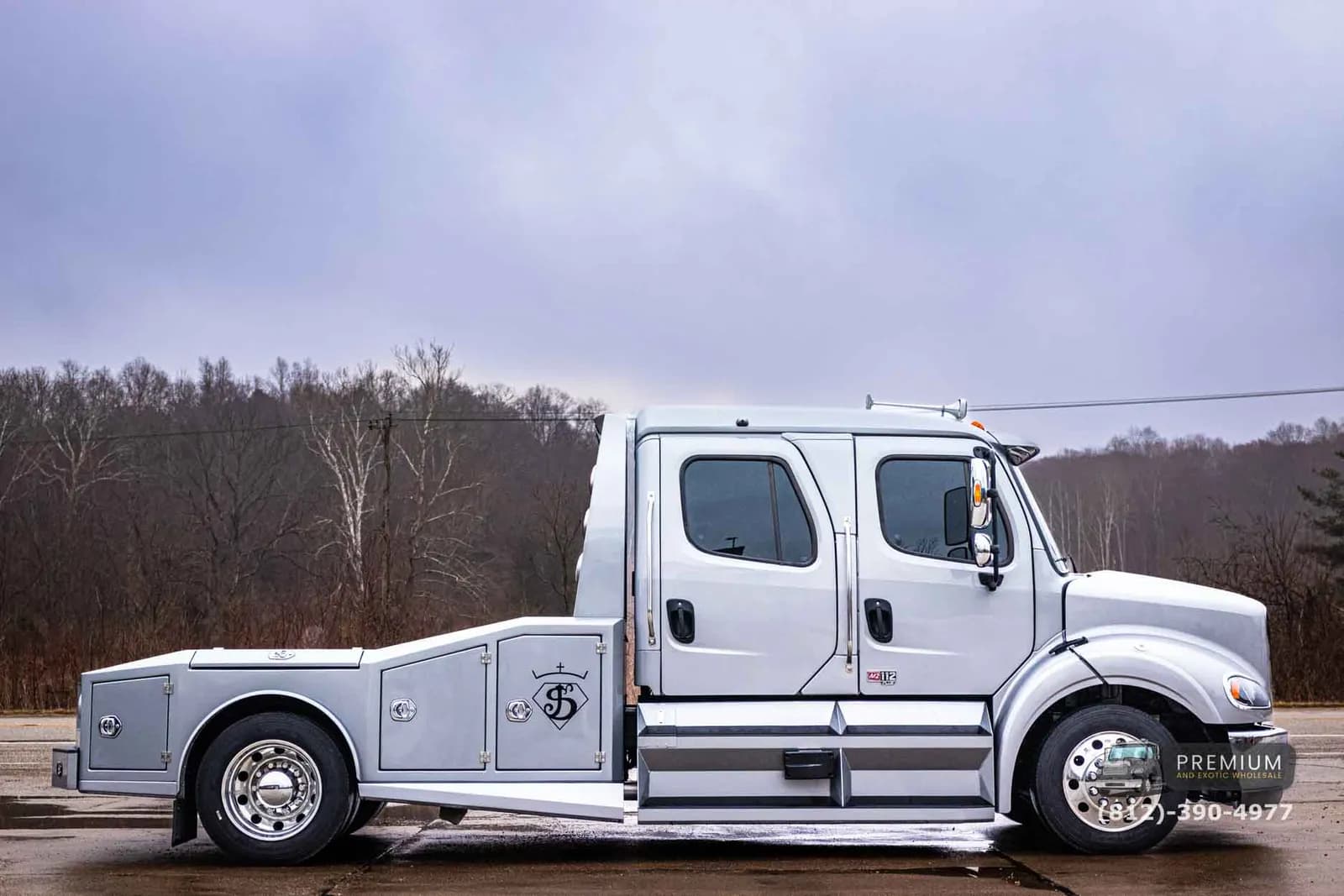 2025 Freightliner LUXE M2-112
