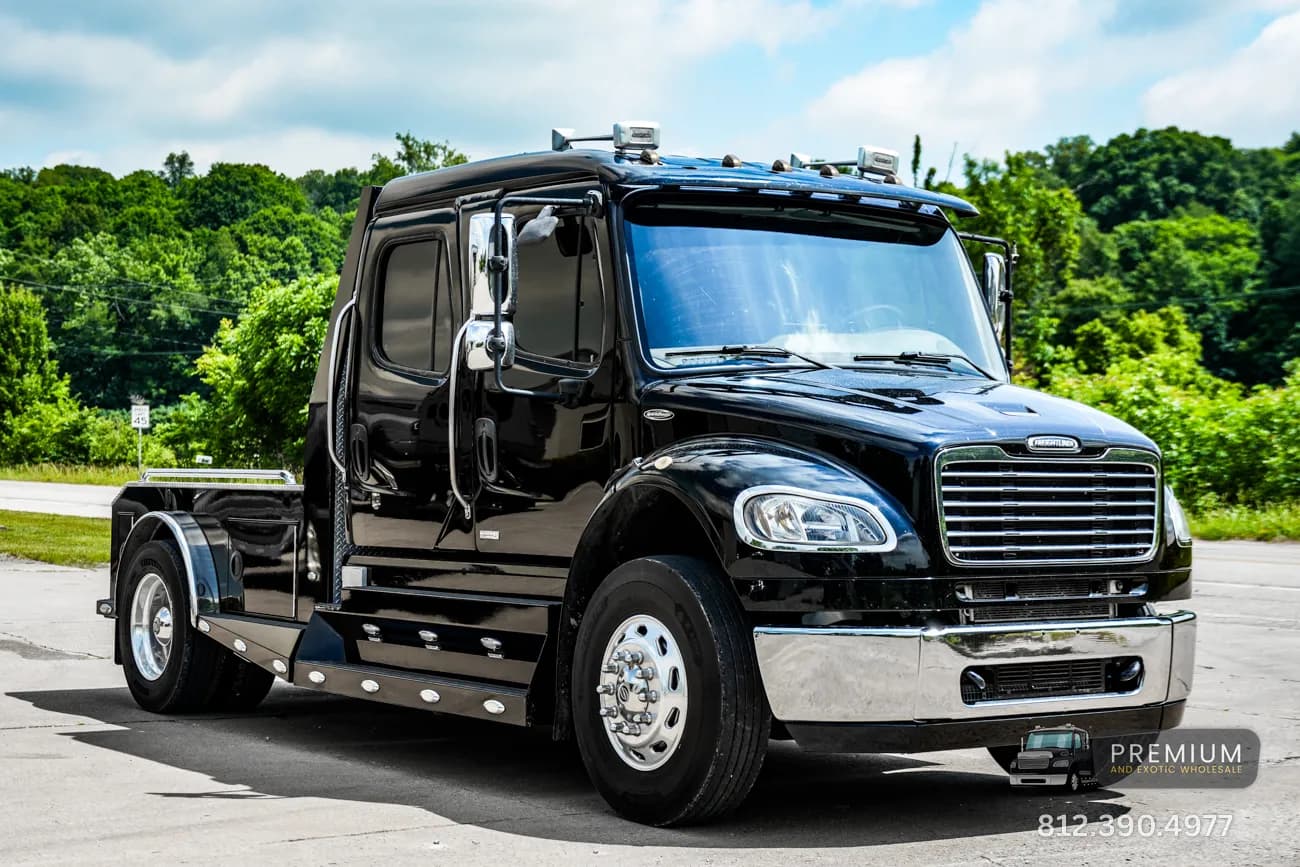 2012 Freightliner M2-106 Sportchassis