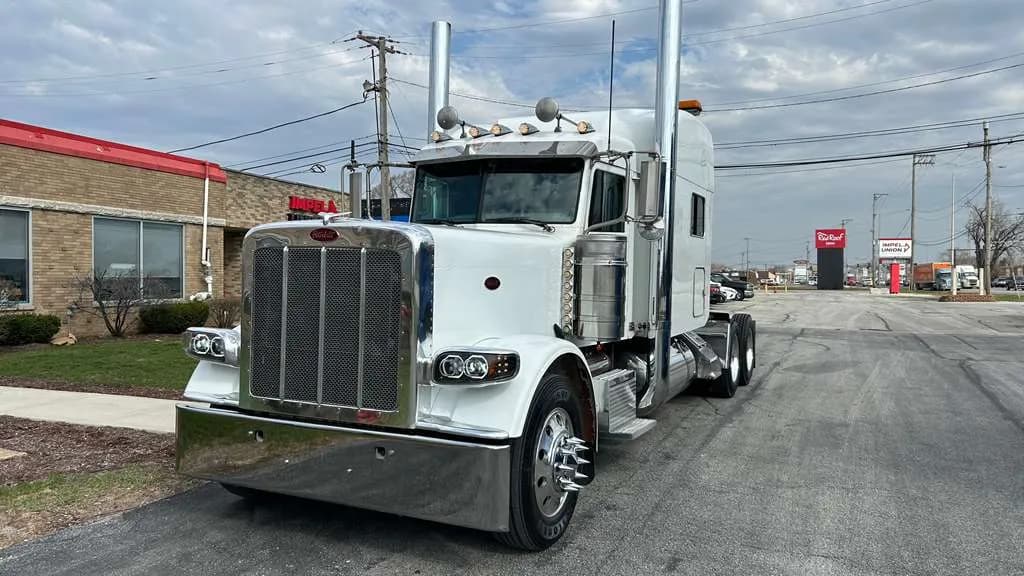2012 Peterbilt 389 U-12526