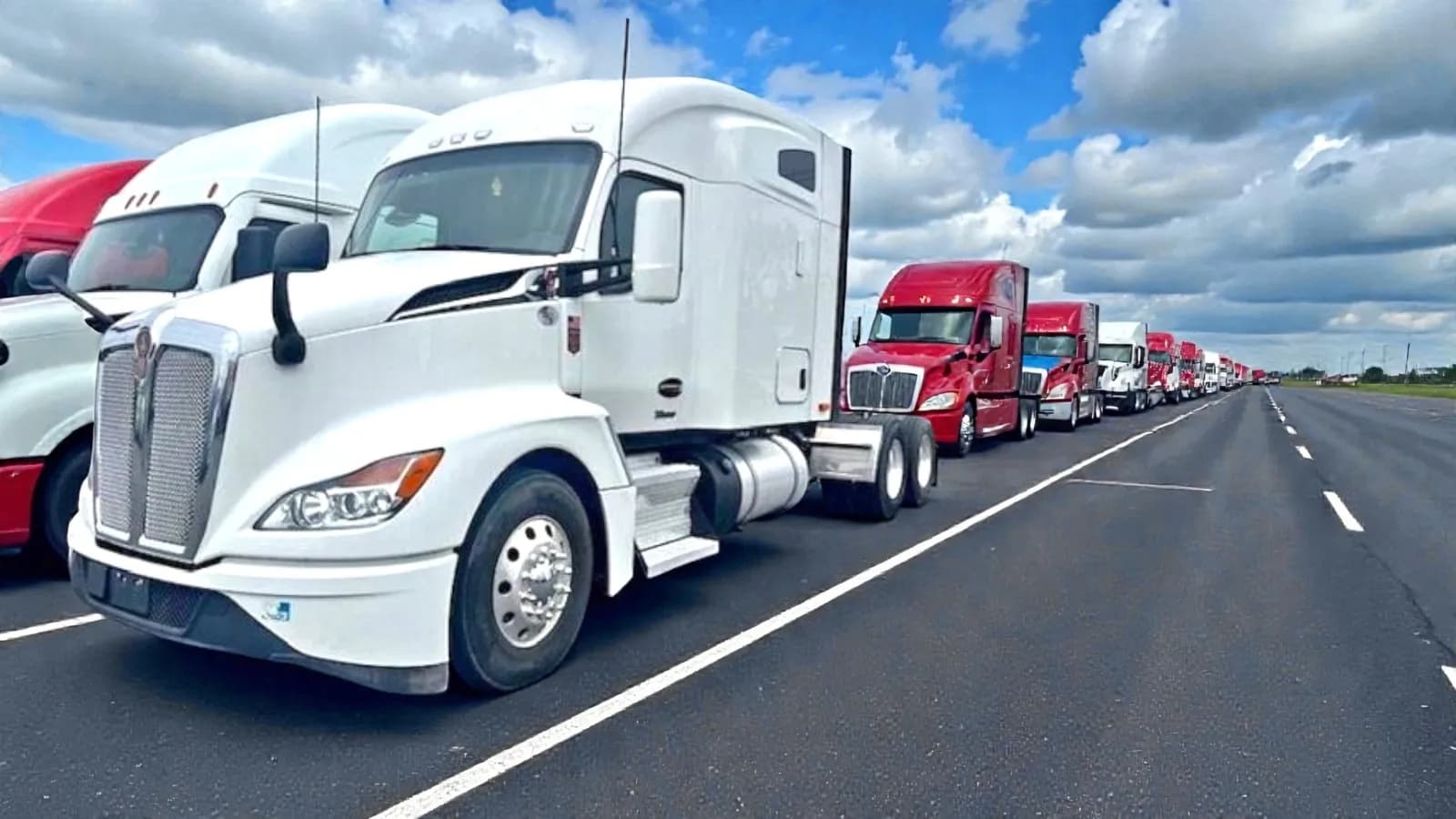 2023 Kenworth T680 U-11226 - Sleeper