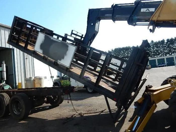 18ft. Diamond Plate Flatbed - Flatbed