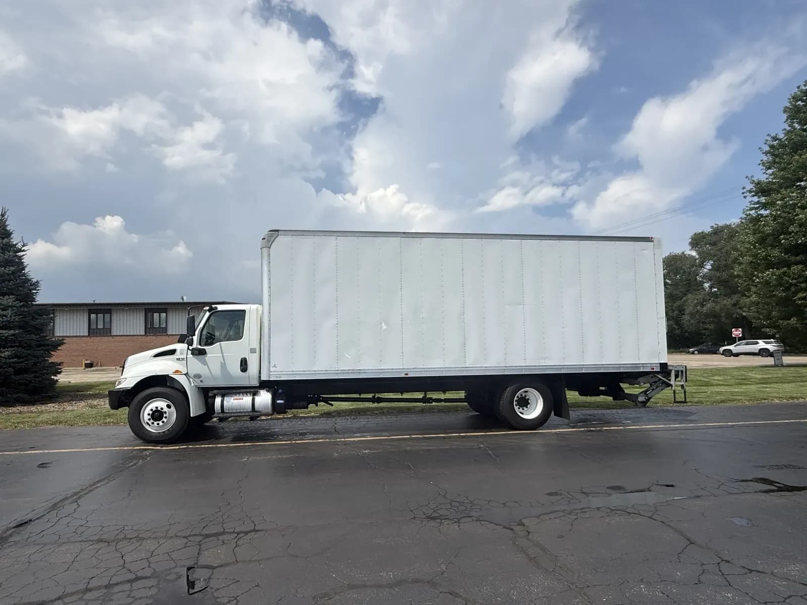 2020 International MV607 - Box