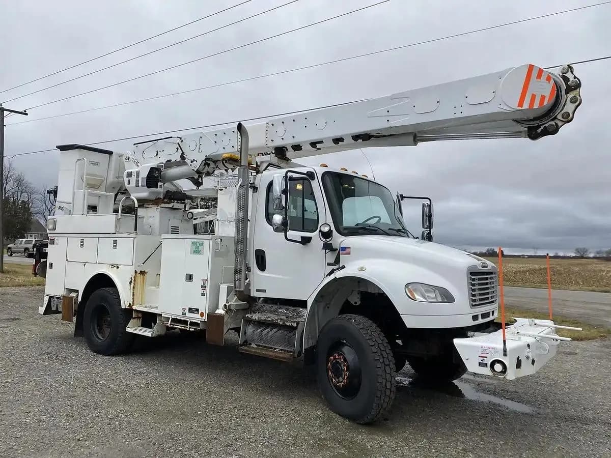 2009 Freightliner Altec AM55 - Bucket