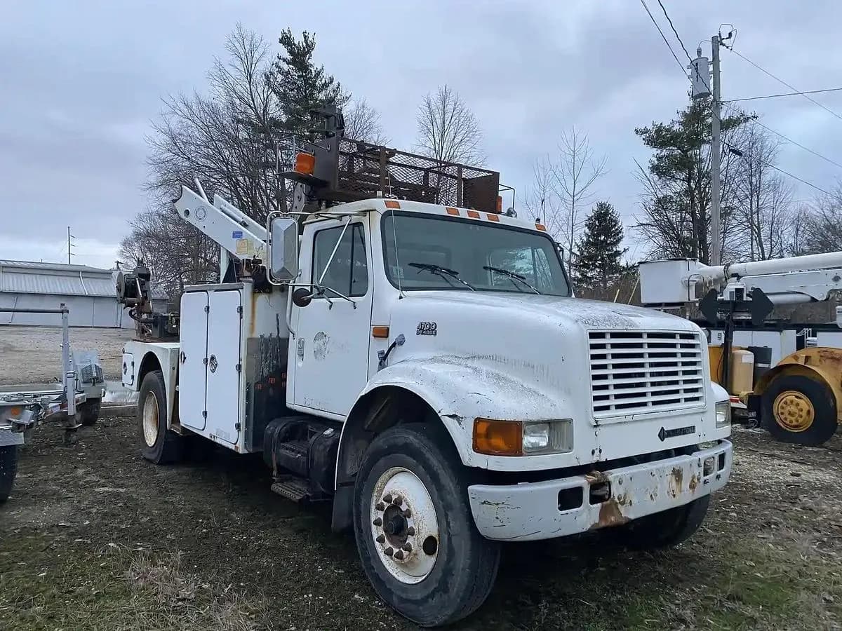 1997 International 4700 - Service