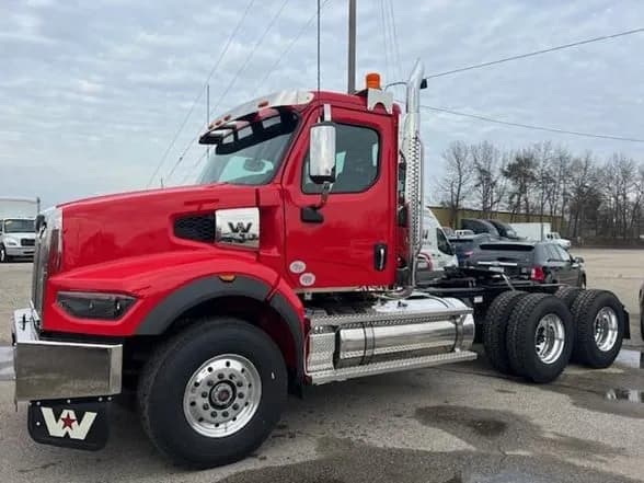 2027 Western Star 49X Daycab - Day Cab