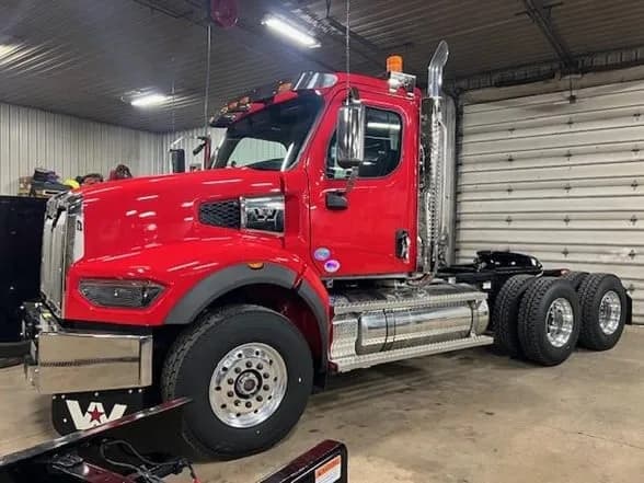 2027 Western Star 49X Daycab - Day Cab