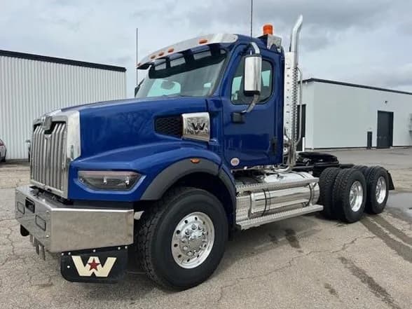 2027 Western Star 49X Daycab - Day Cab