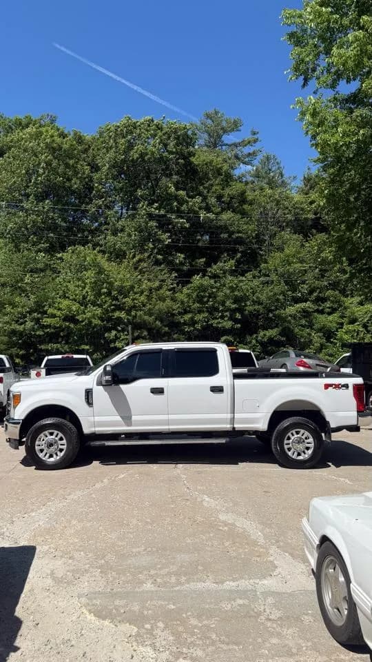 2017 Ford F-350 SD XLT Crew Cab - Pickup