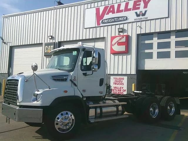 2026 Freightliner 114SD - Day Cab