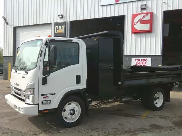 2025 Isuzu NRR GAS 2025