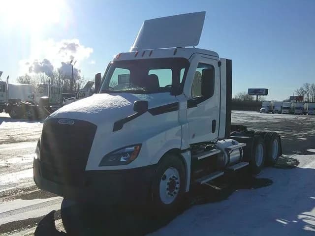 2020 Freightliner PT126DC 2020 - Day Cab