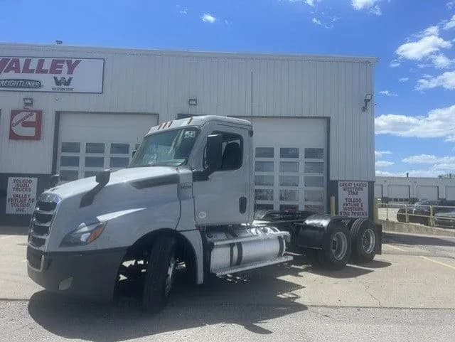 2021 Freightliner PT126DC 2021 - Day Cab