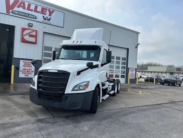 2020 Freightliner PT126DC 2020 - Day Cab