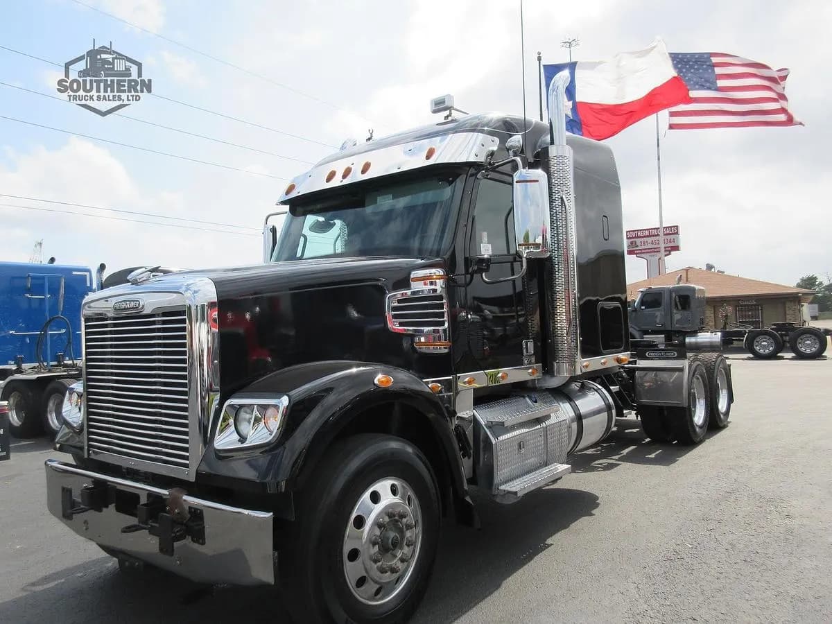 2023 Freightliner Coronado - Sleeper