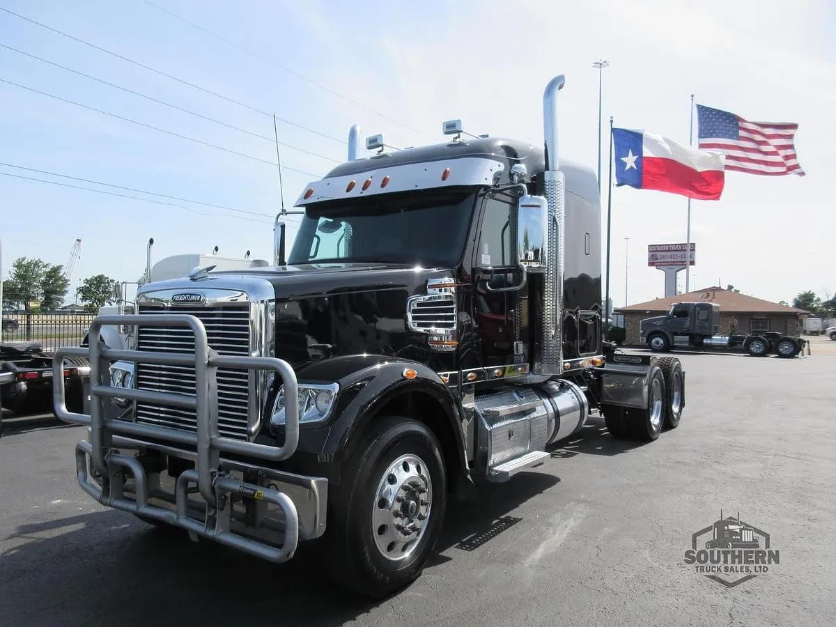 2023 Freightliner Coronado - Sleeper