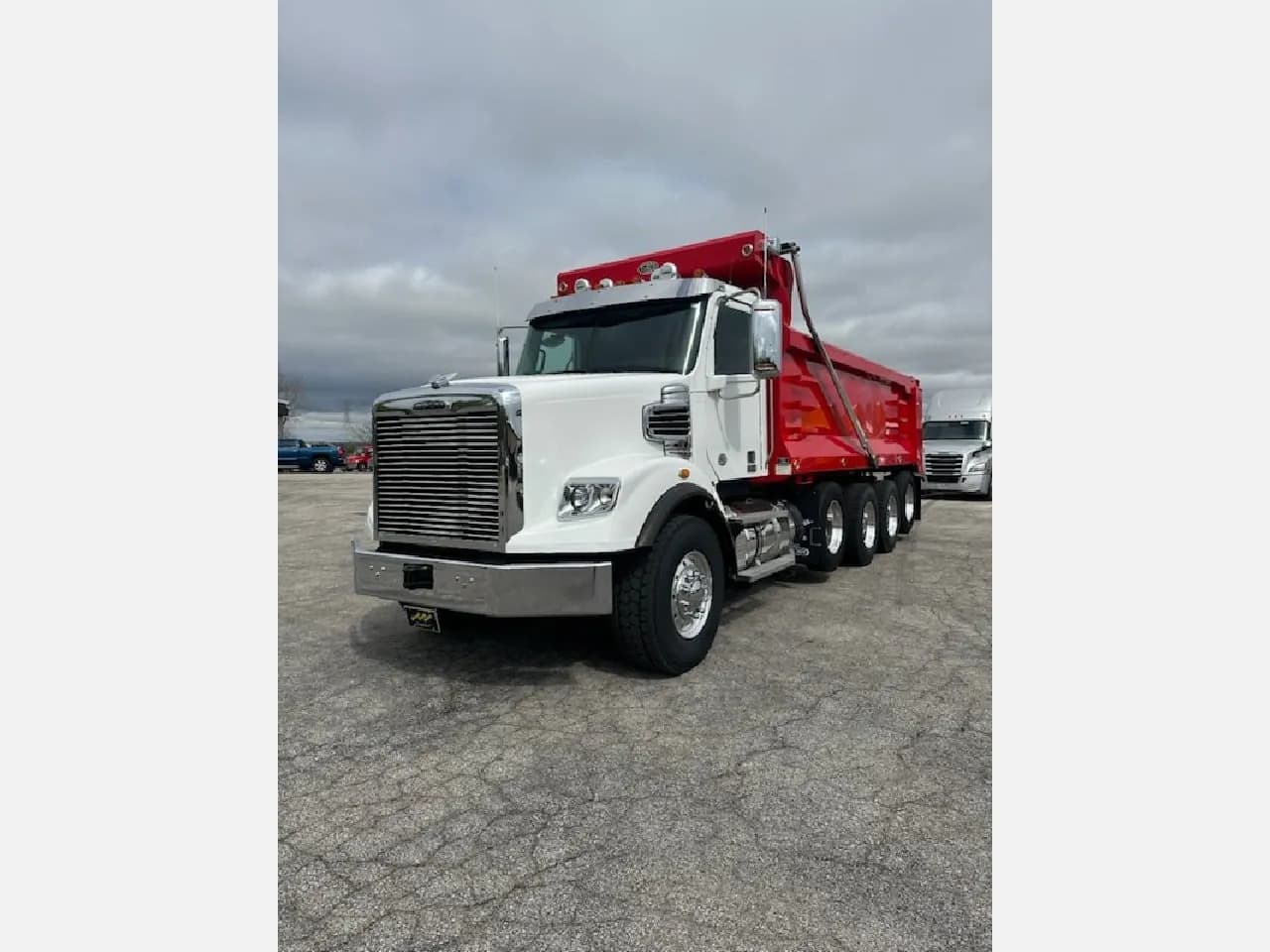 2022 Freightliner 122SD - Dump