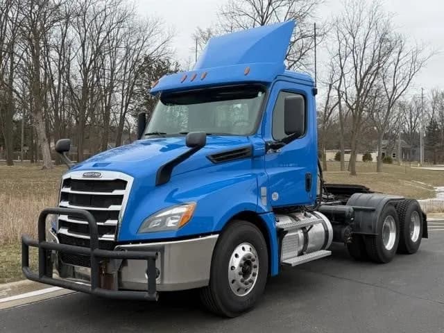 2020 Freightliner Cascadia - Day Cab