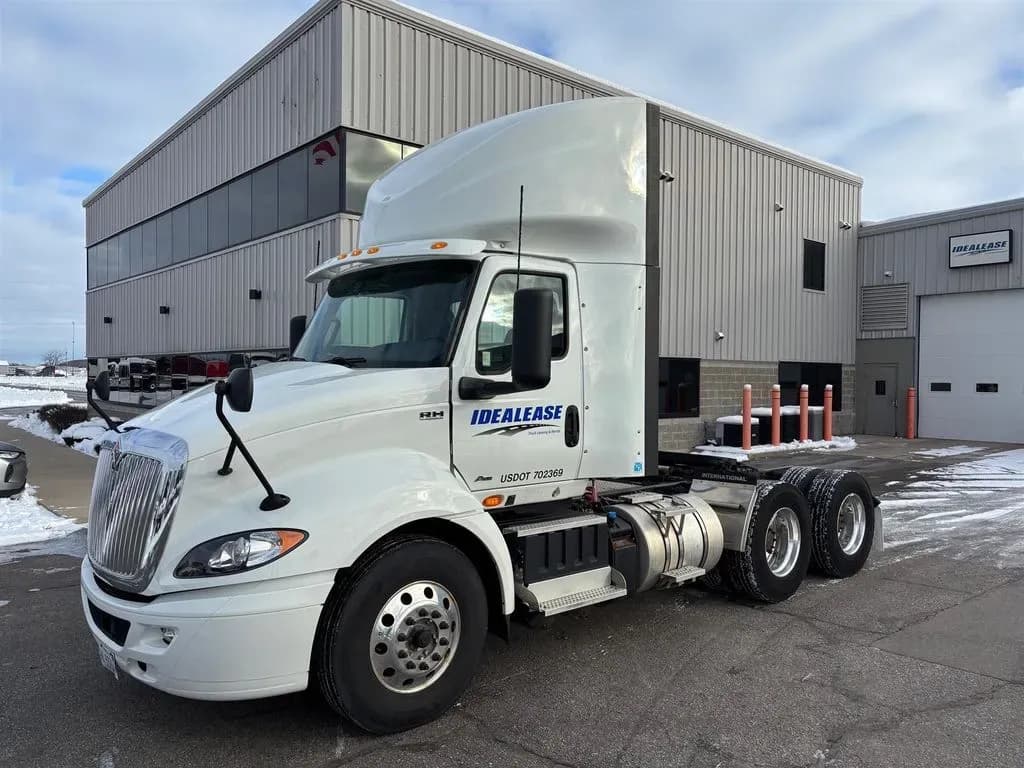 2022 International RH Series - Day Cab