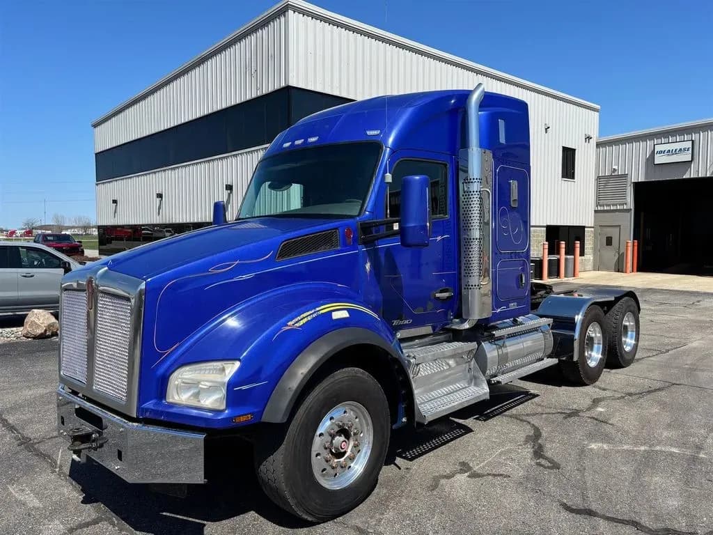 2015 Kenworth T880 - Sleeper