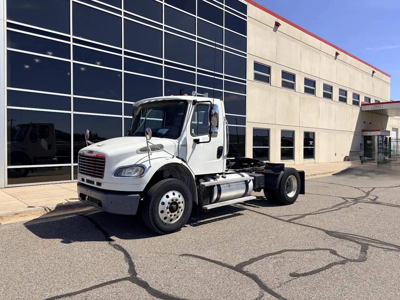 2017 Freightliner M2106 Single Axle Daycab - Day Cab