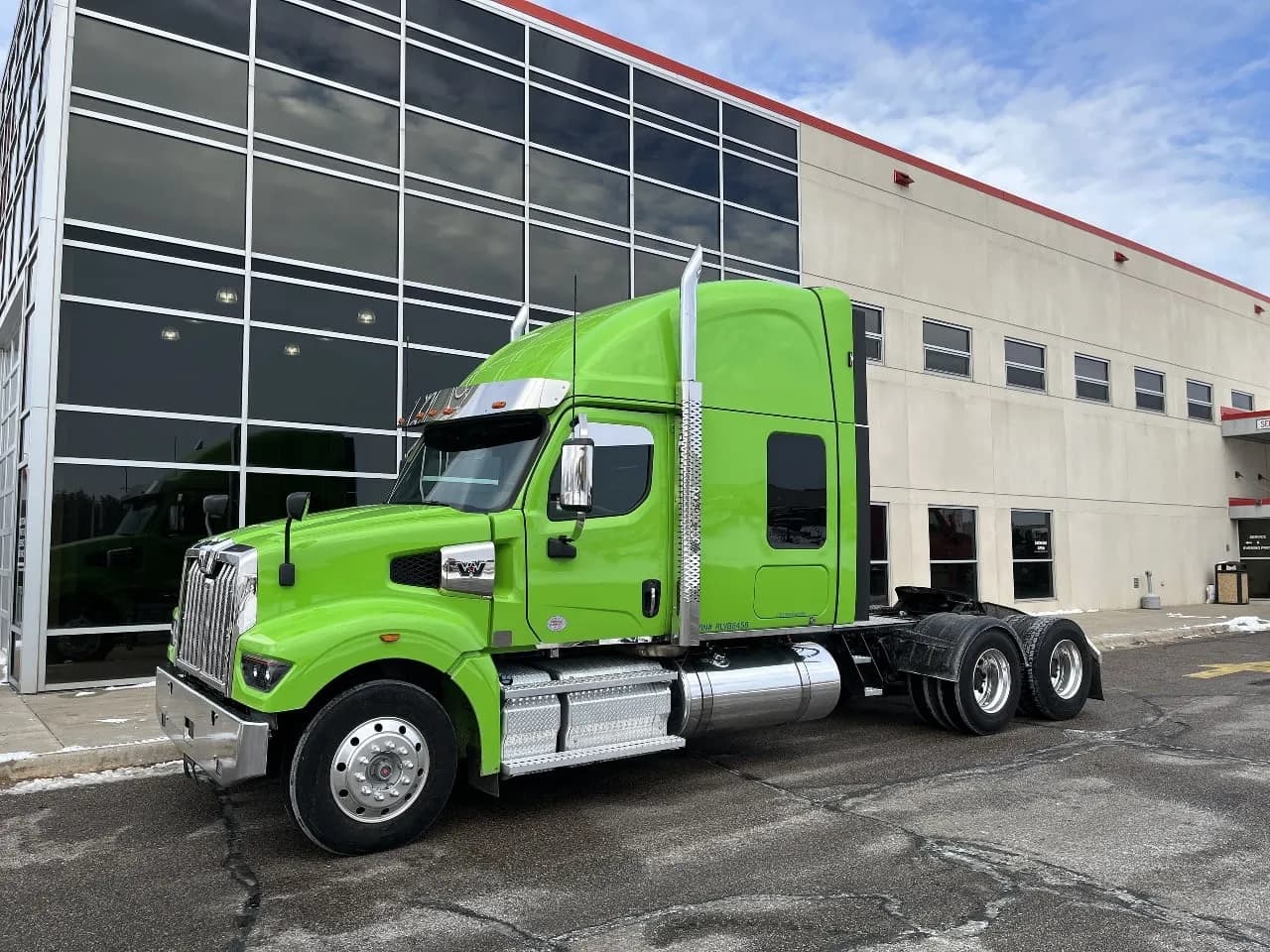 2024 Western Star 49X Tandem Axle - Sleeper