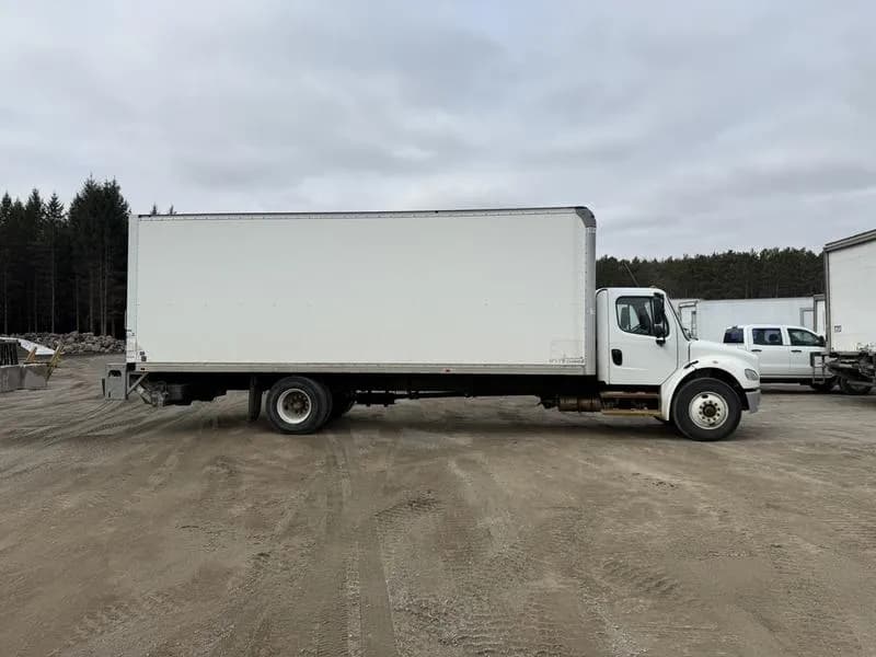 2022 Freightliner M2 106