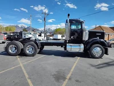 1995 Kenworth W900 Pre-Emissions CAT 3406B 14.6L Eaton 18-Spd 425 H.P Air-ride - Day Cab