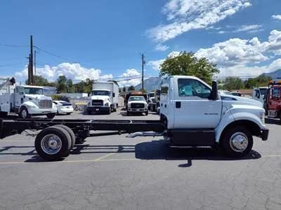 2017 Ford F-650 XLT Cab & Chassis Truck Under CDL Steel wheel liners Low - Chassis