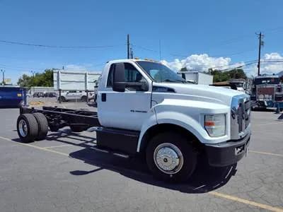 2017 Ford F-650 XLT Cab & Chassis Truck Under CDL Steel wheel liners Low - Chassis