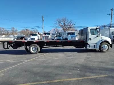 2011 Freightliner M2106 Single Axle 26,000 G.V.W - Flatbed