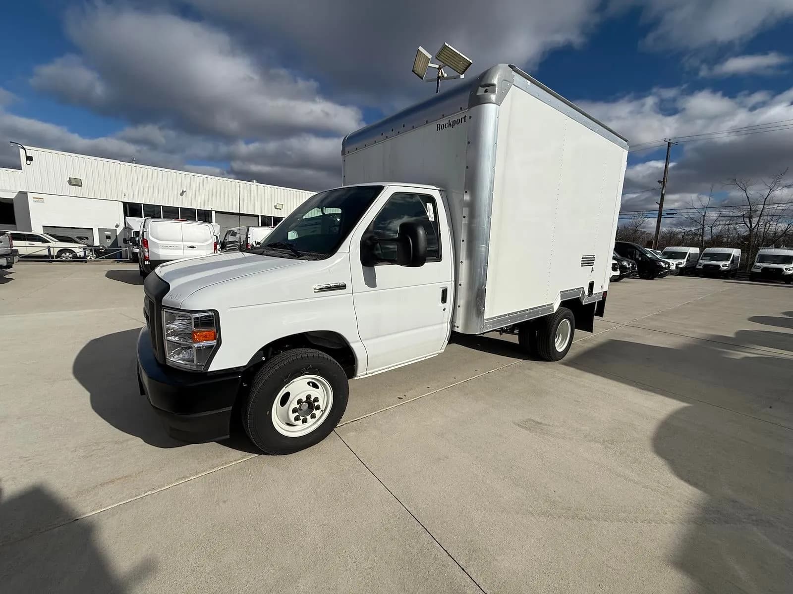 2025 Ford E-350 - Box