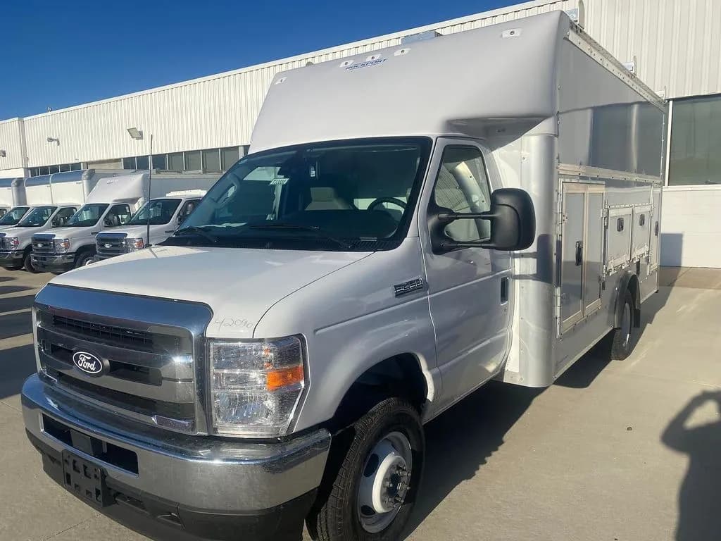 2026 Ford E-450 - Service