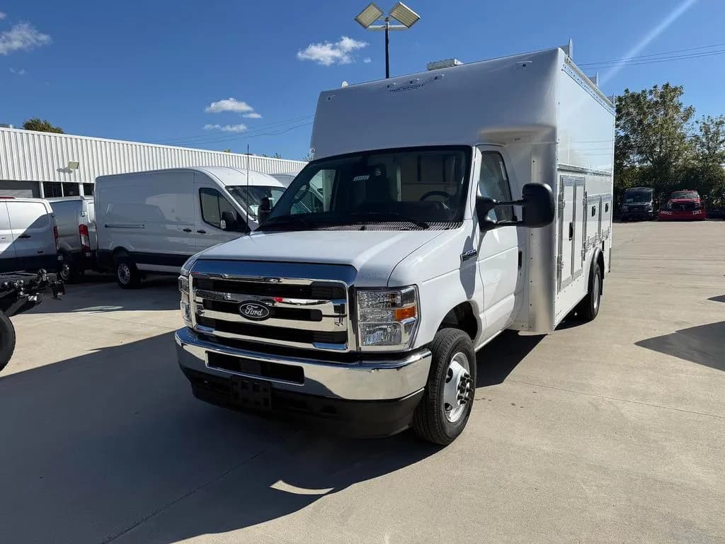 2026 Ford E-450 - Service