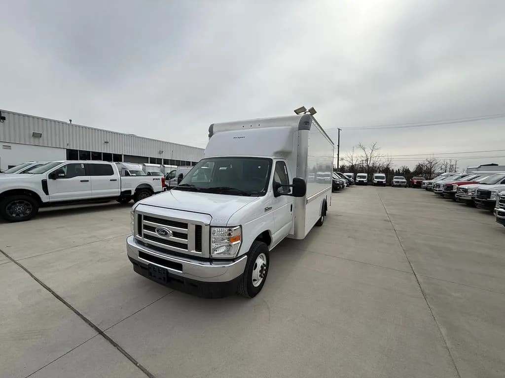 2025 Ford E-350 - Box