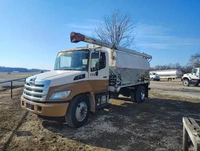 2013 Hino 338