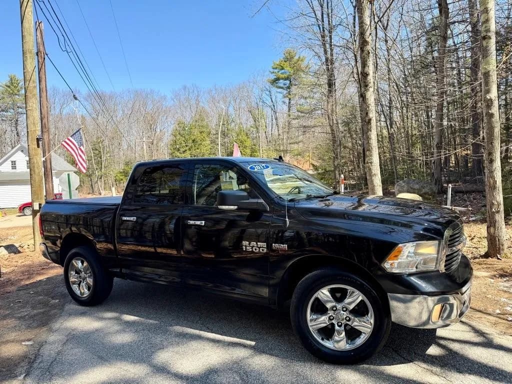 2017 Ram 1500 SLT Crew Cab SWB - Pickup