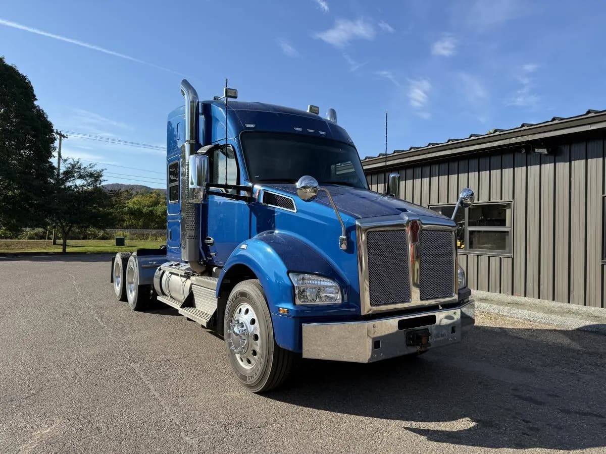 2023 T880 Sleeper - Sleeper