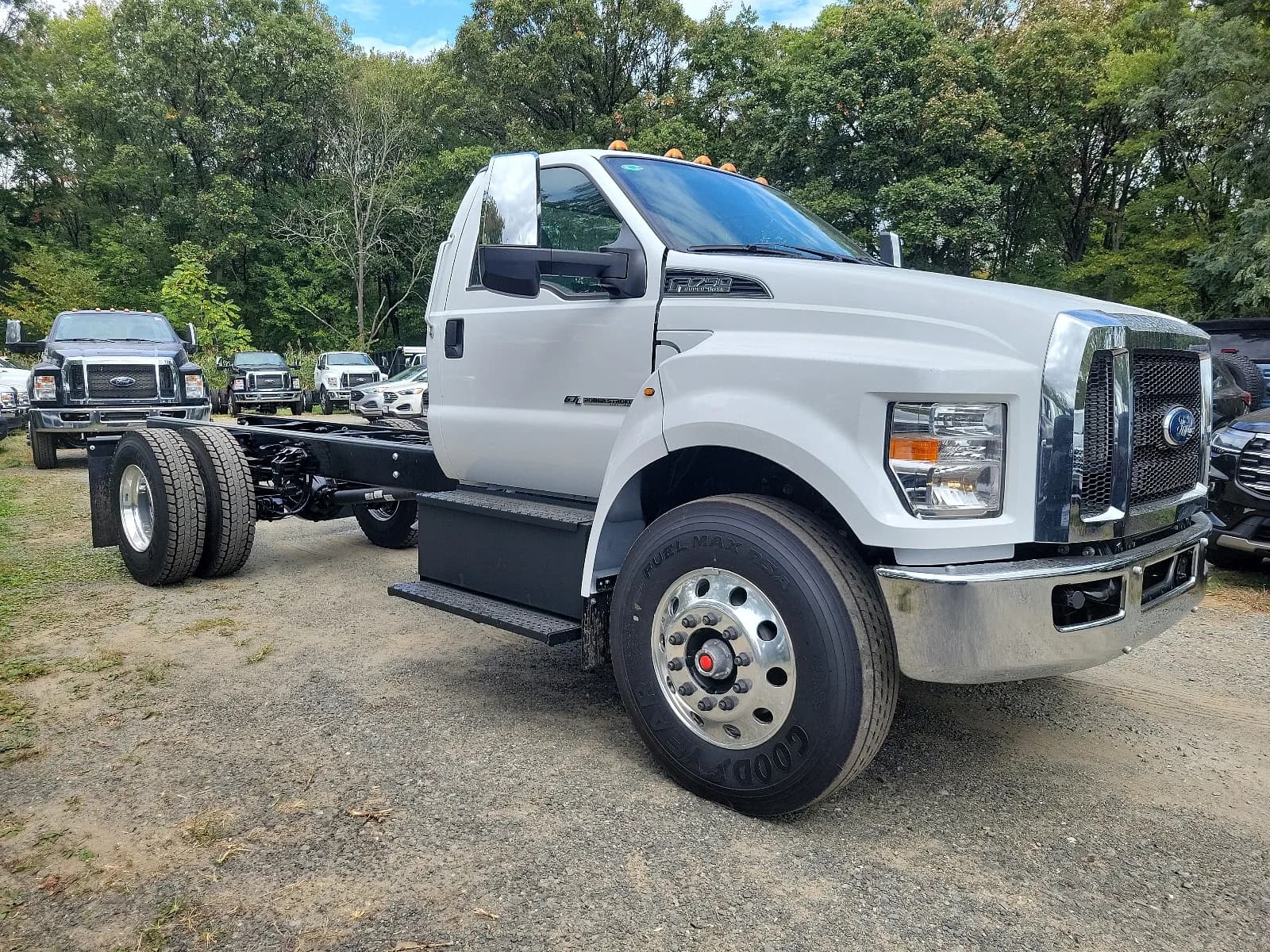 2025 Ford F-750 - Chassis