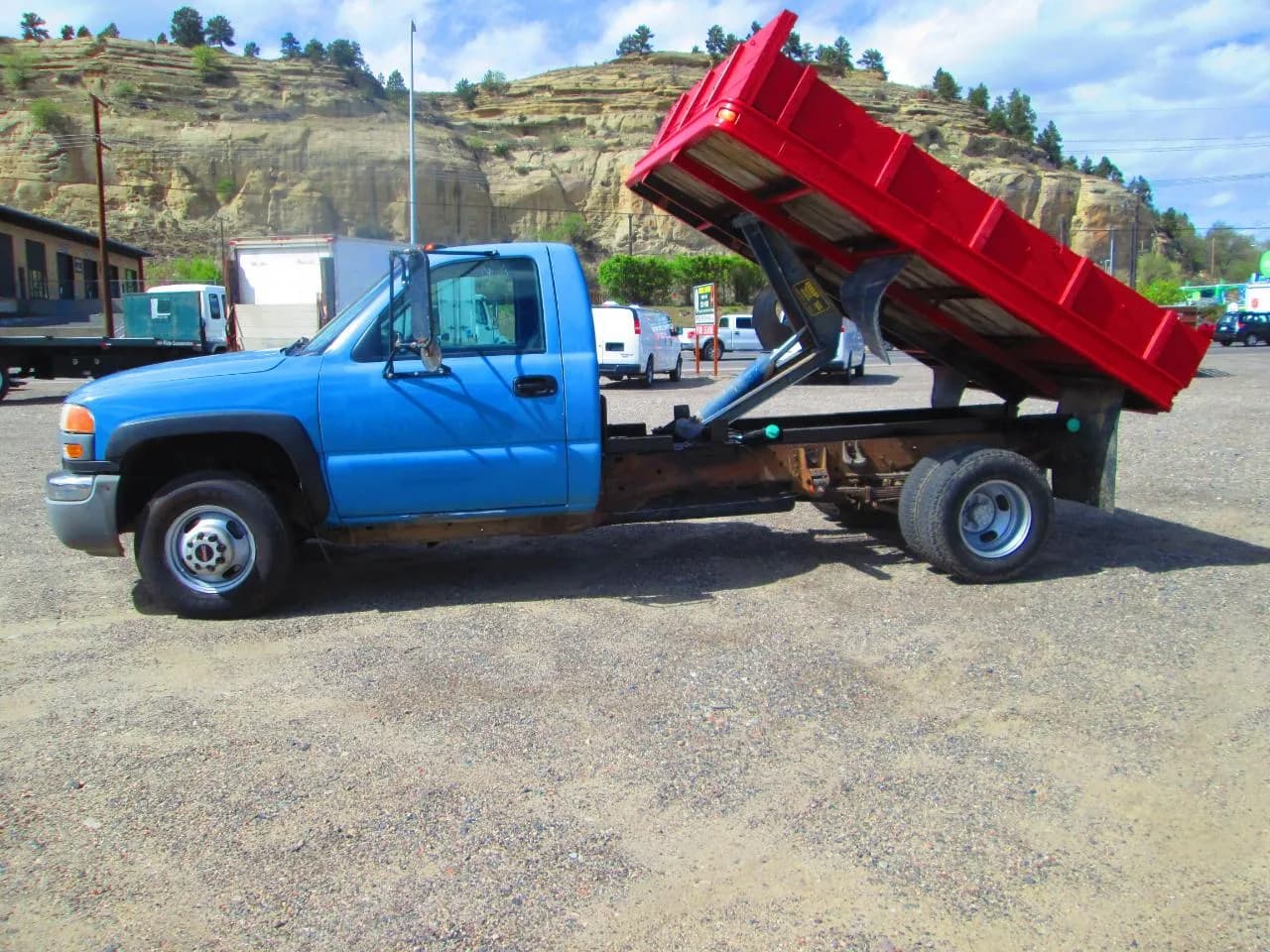 2004 GMC Sierra 3500 Reg Cab 161.5" WB 84.9" CA WT - Pickup
