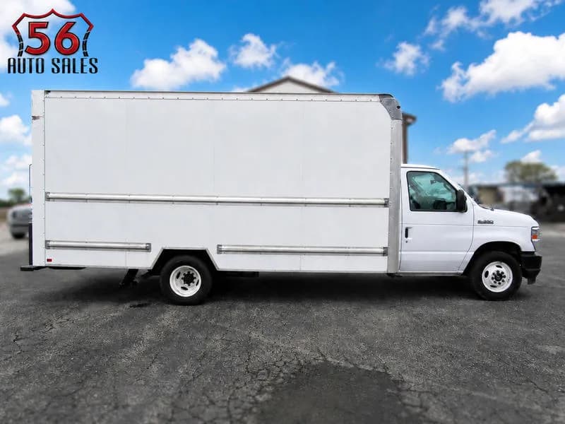 2022 Ford E-350