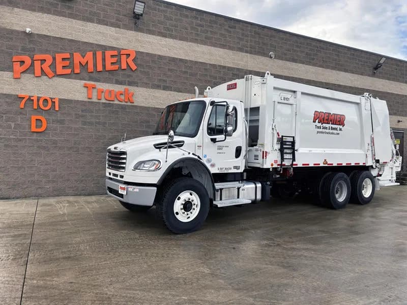2025 Freightliner M2 106 - Garbage